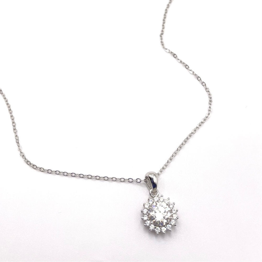 Moissanite Diamond Sunflower Halo Necklace